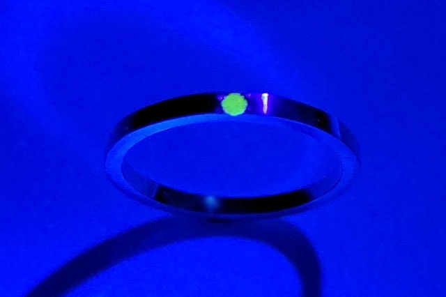 Bダイヤモンド-SV925-蛍光