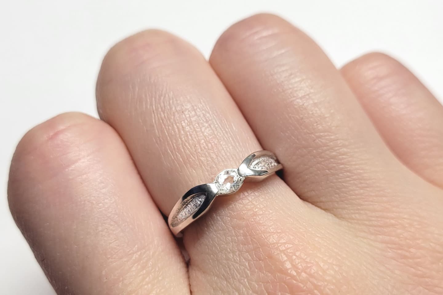 ダンビュライトリング