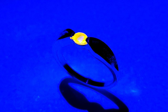 ダンビュライトリング