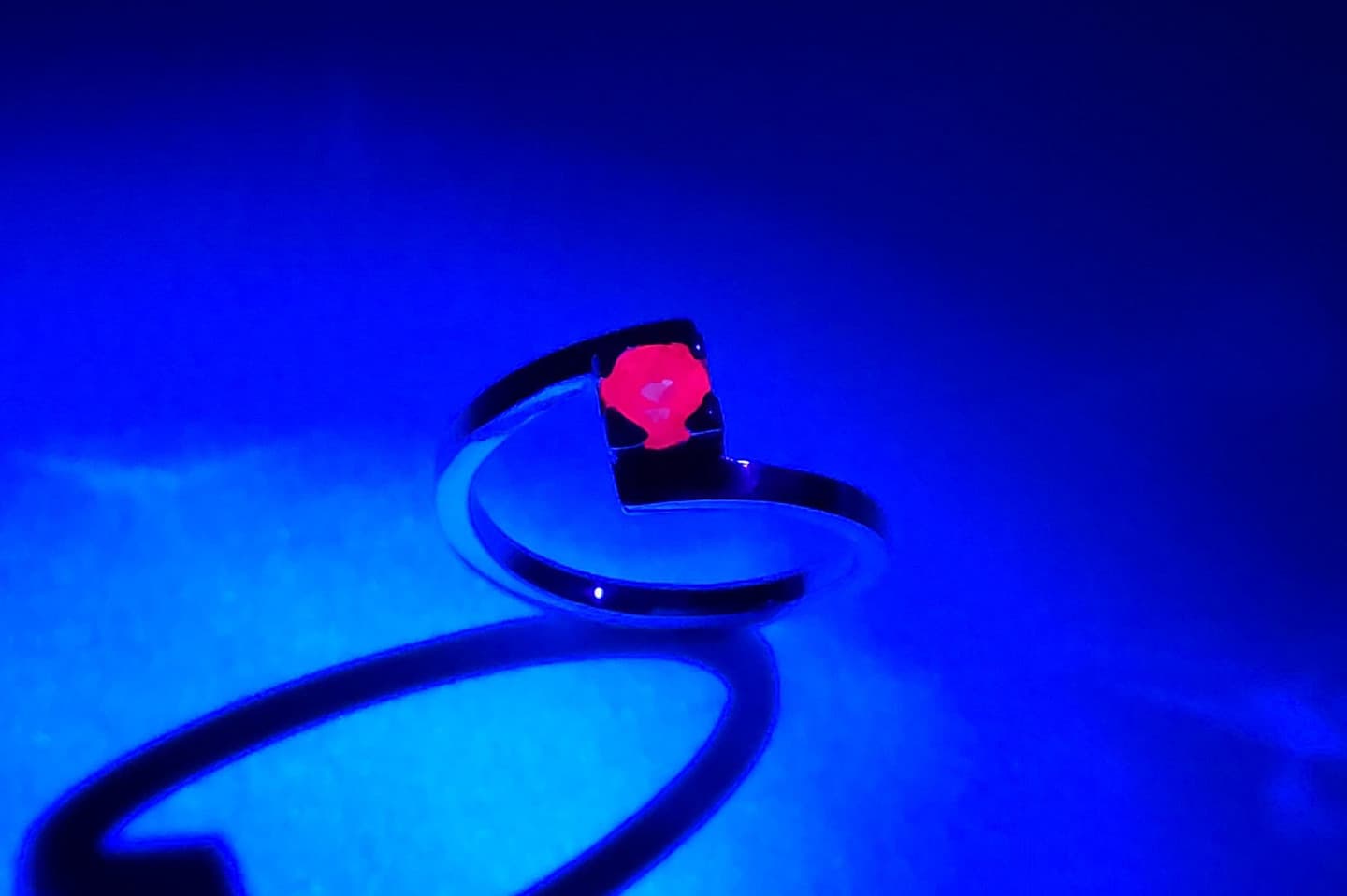 人工アレキサンドライト